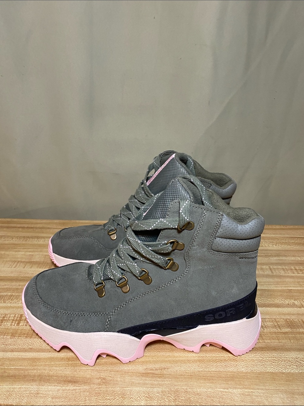 Sorel Kinetic Impact Conquest Waterproof Platform boots women’s 8.5
